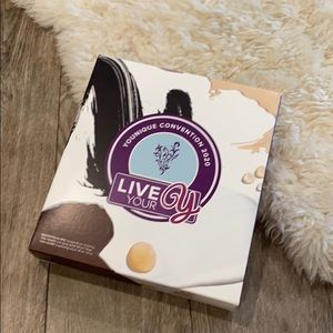 Younique 2020 Convention box